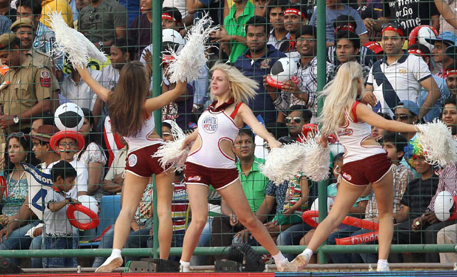 IPL-2013-Cheerleaders-13