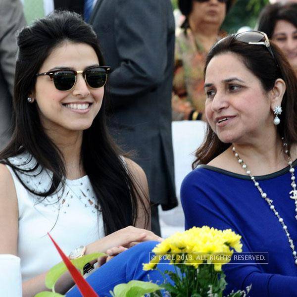 Raakhe-Kapoor-Tandon-and-Bindu-Kapoor-at-Yes-Bank-Indian-Masters-Polo-cup-2013-held-at-the-Jaipur-Polo-Ground