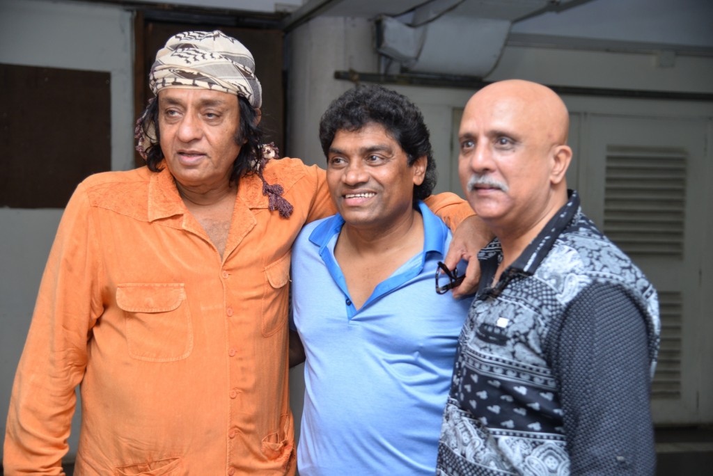 L to R - Ranjit and Johnny Lever with Rajesh Puri