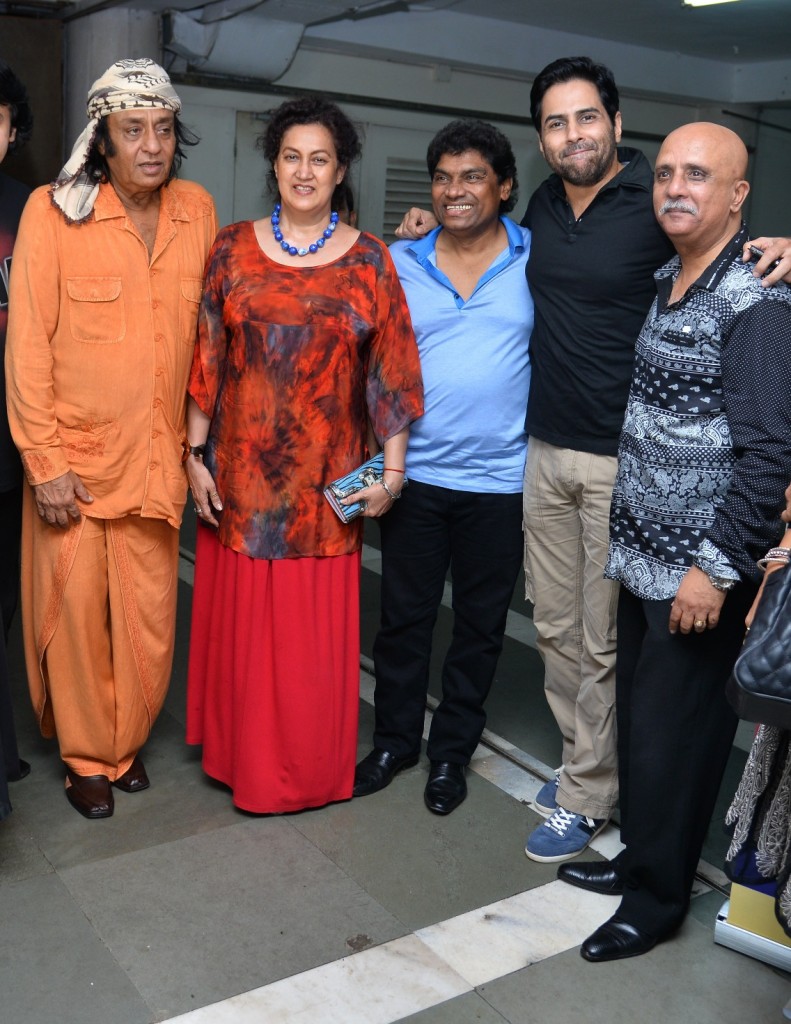 LtoR - Ranjit with wife, Johnny Lever, Aman Verma and Rajesh Puri