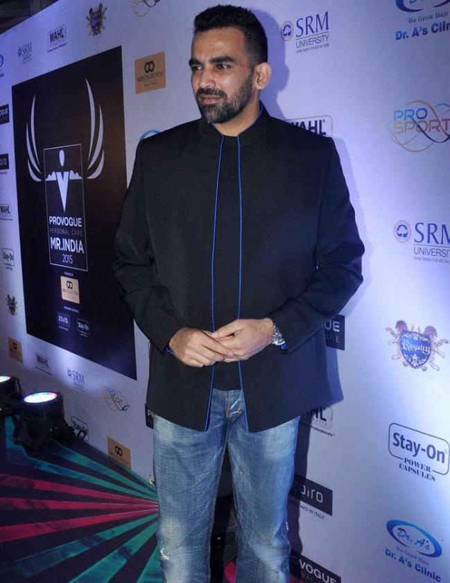 Cricketer Zaheer khan sported a smart casual outfit at the event.