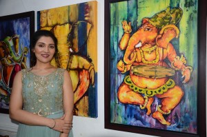 Tina Ahuja at Contrario of artists art exhibition inauguration