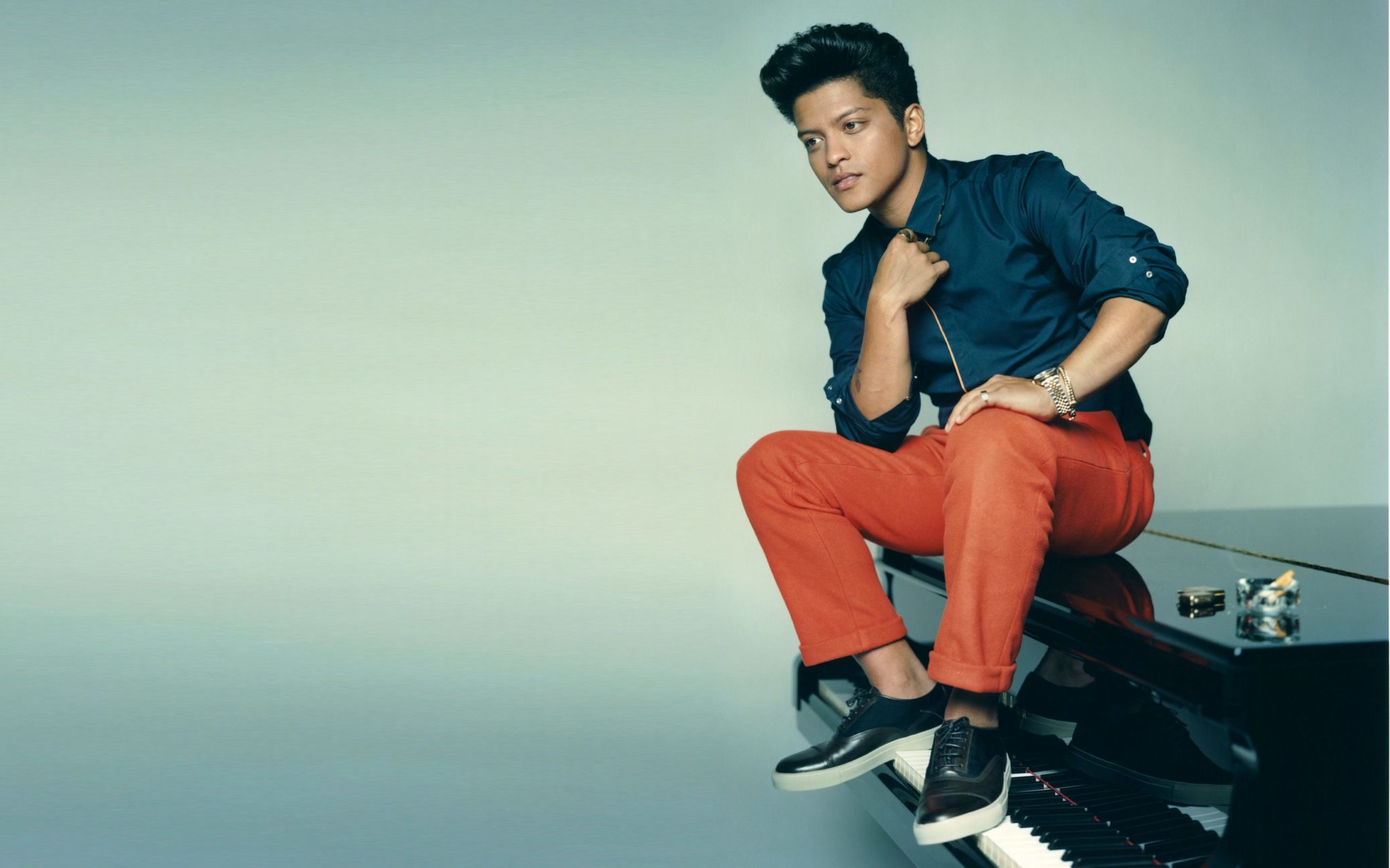 10 best songs of Bruno Mars that will make you fall in love with the idea of love 