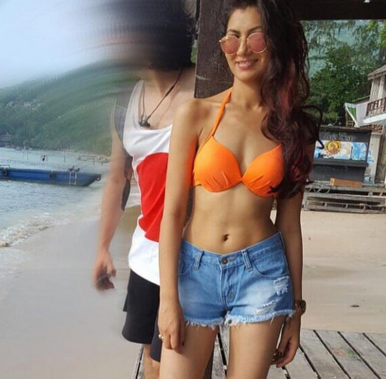 Sriti Jha bikini pics