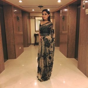 Mahira Khan In black Saree