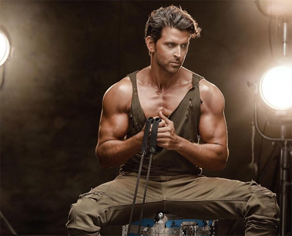 Hrithik Roshan Becomes Worlds Most Handsome Actors 2018 Beats Chris Evans And Henry Cavill 