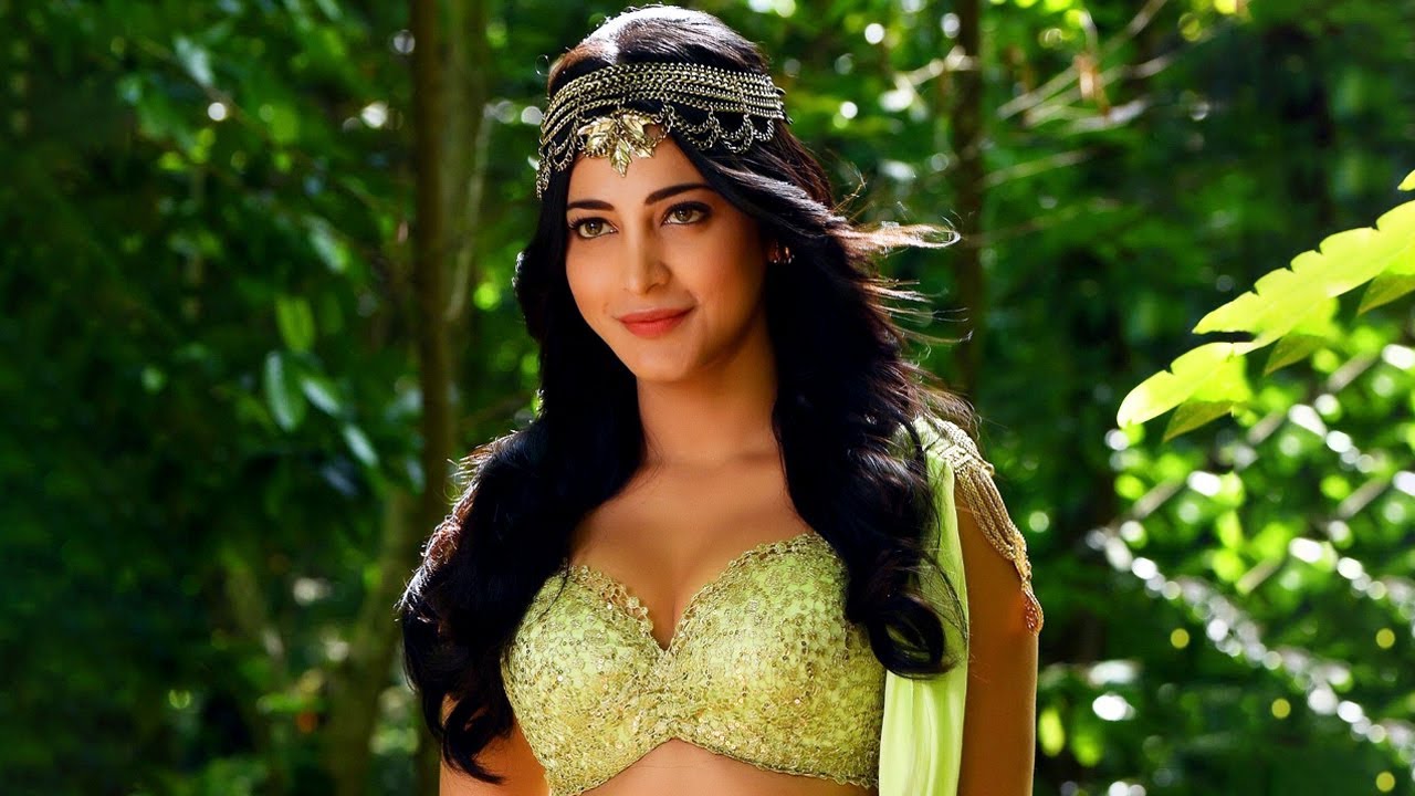 Shruti Haasan Turns 'Raja Ravi Varma lady' For NAAM! Check here