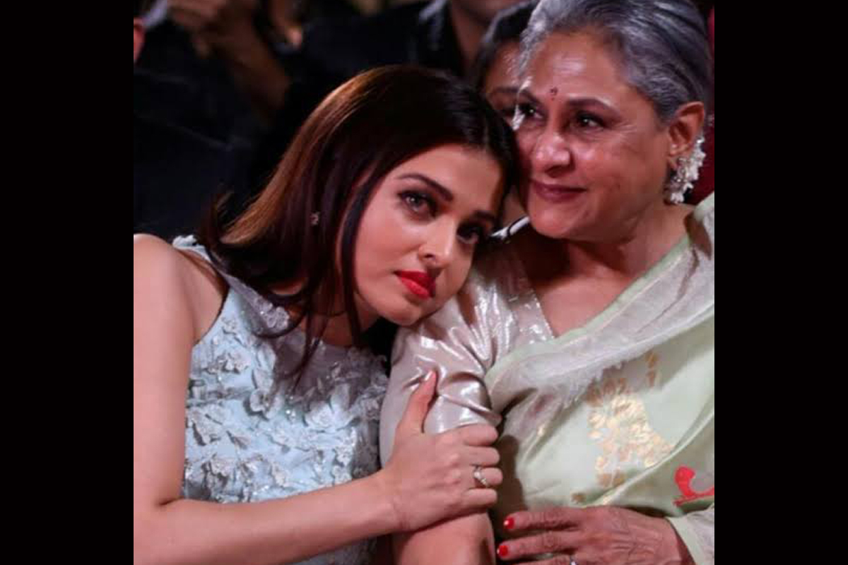 Jaya Bachchan, Aishwarya tested negative for Corona; BMC to sanitize 'Jalsa'