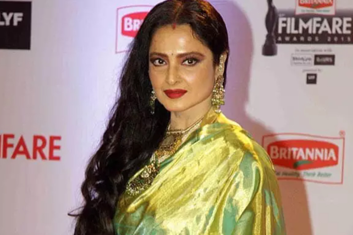 Veteran actress Rekha's bungalow sealed after guard tested corona positive